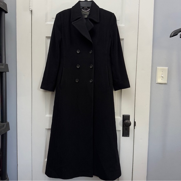Jackets & Blazers - Elegant Black Double-Breasted Coat